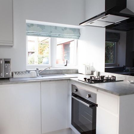 Elm Cottage Touring Park Whitegate エクステリア 写真